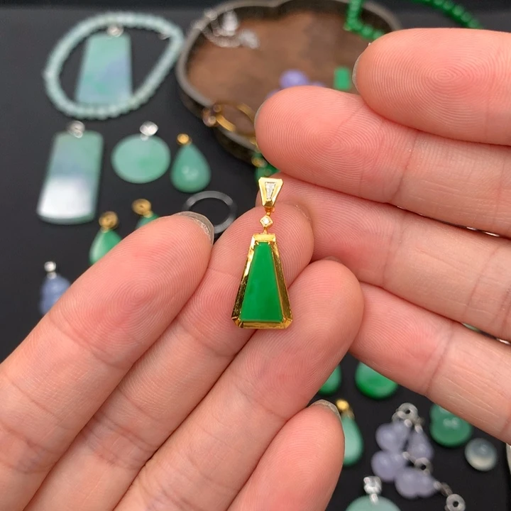 翡翠18K金镶嵌吊坠(不含链)