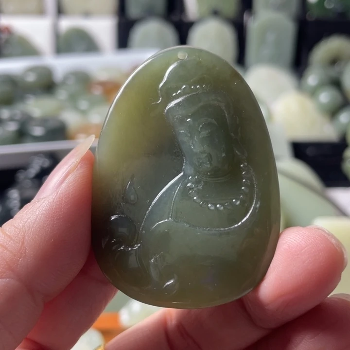 和田玉未镶嵌颈饰