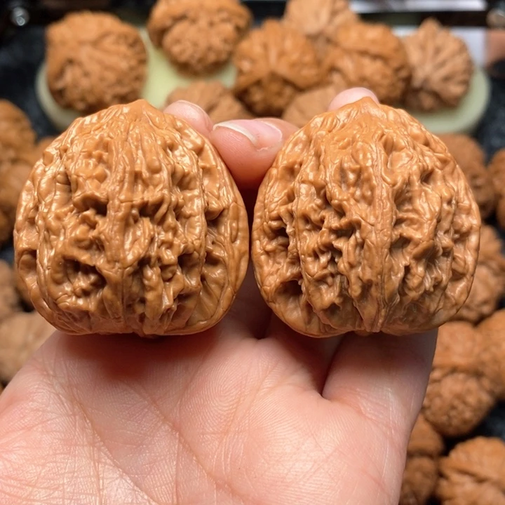 文玩核桃把件精品虎头39