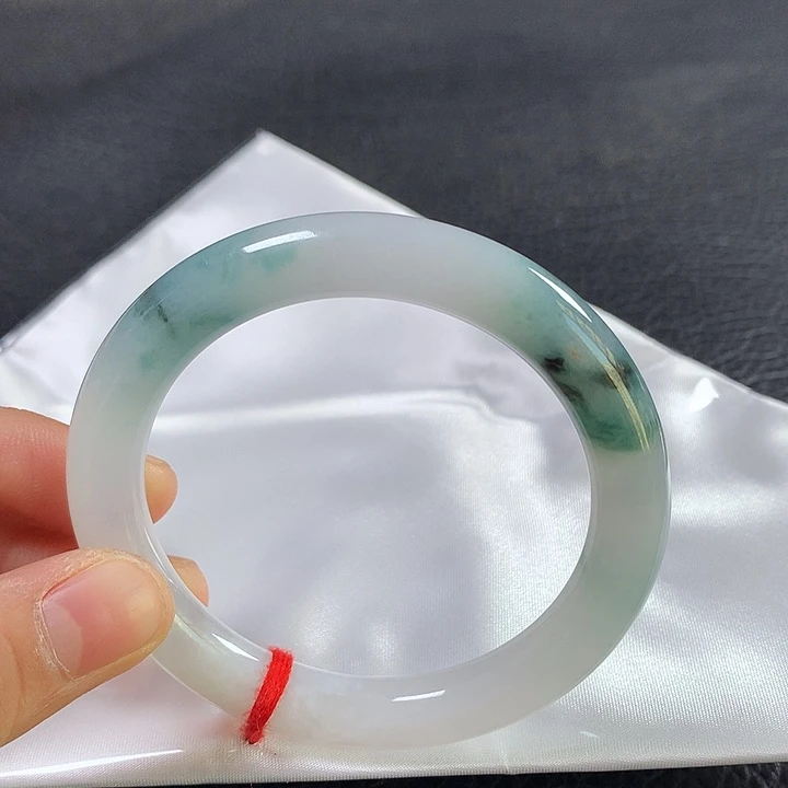 翡翠未镶嵌手镯（圆镯）55圈