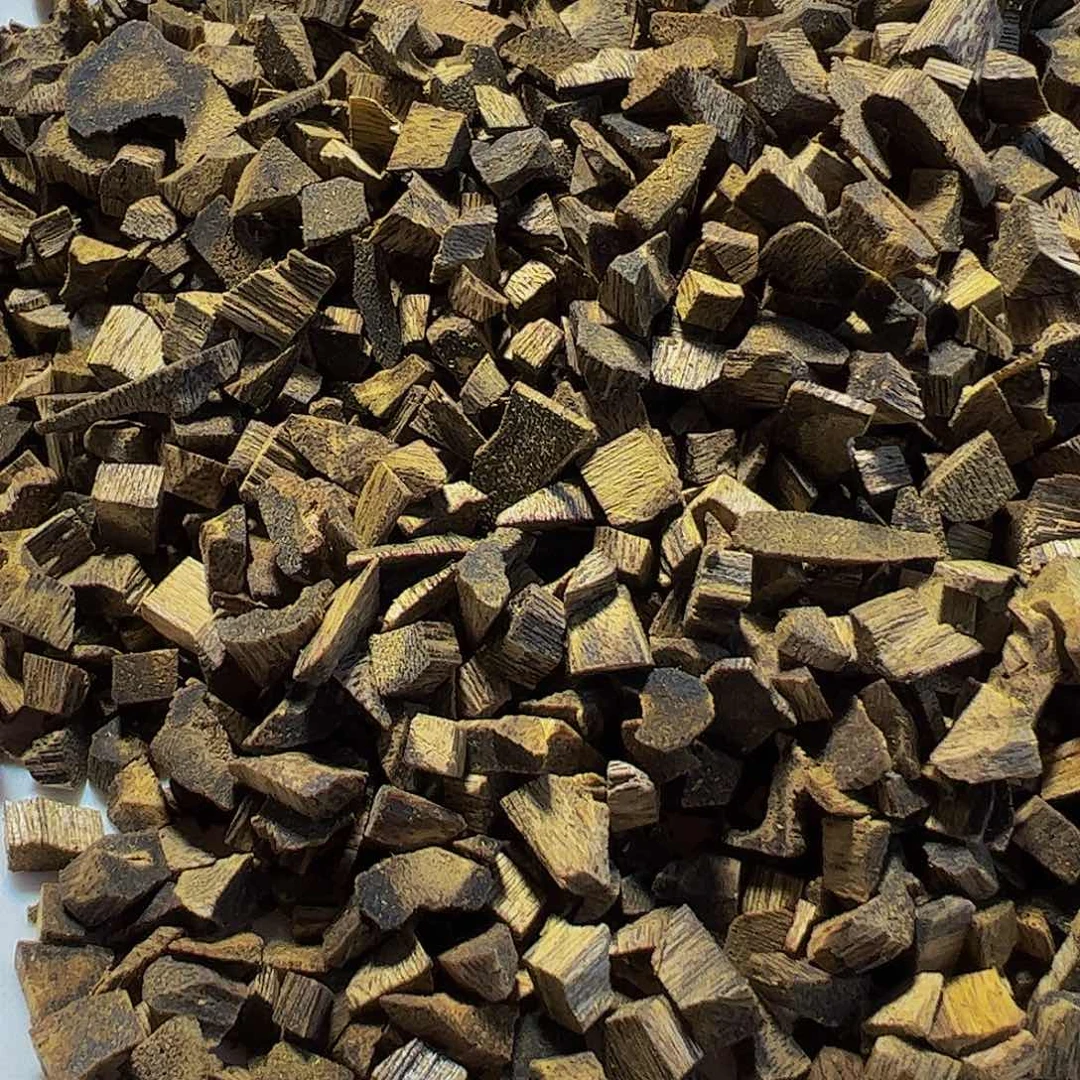 沉香木手把件宽*绿棋楠白棋颗粒料