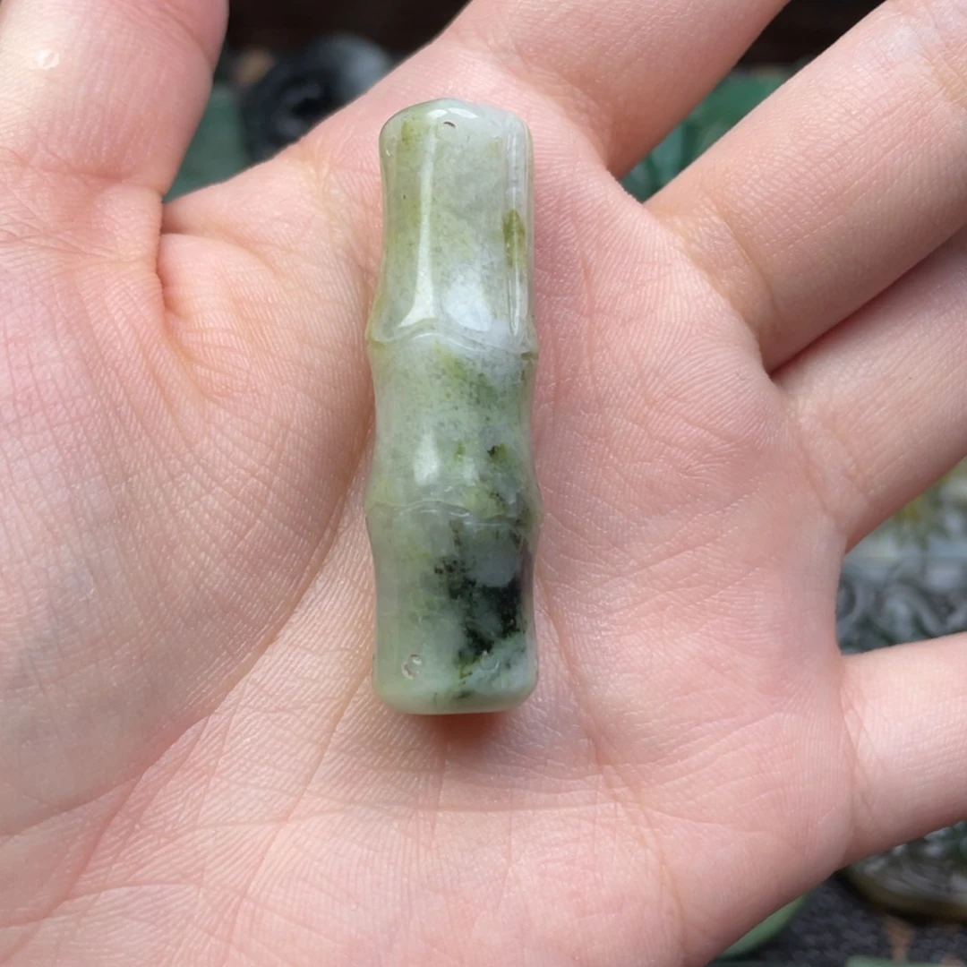 独山玉未镶嵌颈饰