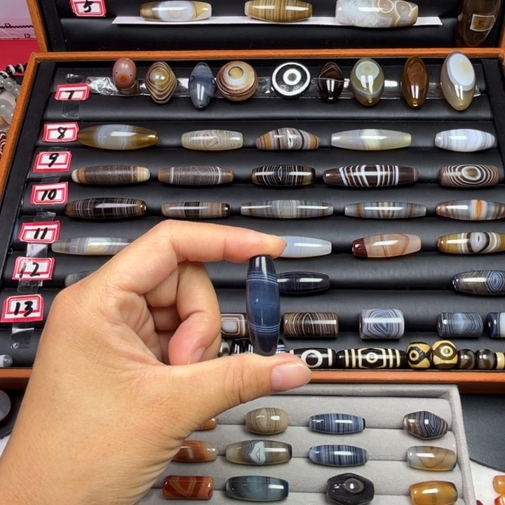 哈****玛瑙/玉髓未镶嵌颈饰