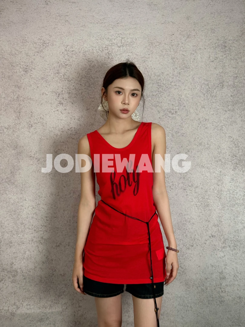 JODIE WANG 轻薄透气罗纹修身无袖弹力印花背心上衣V8976