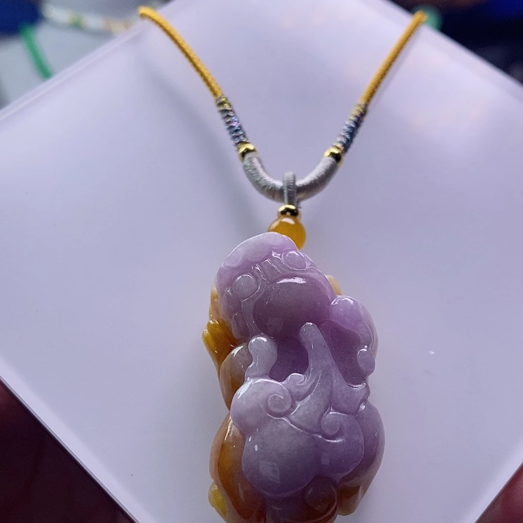 翡翠未镶嵌吊坠(赠链)