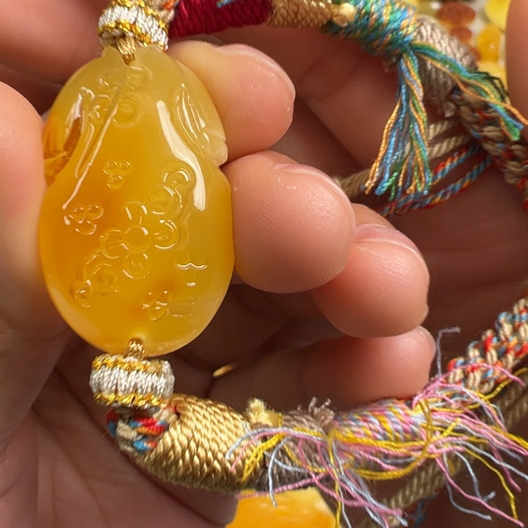 蜜蜡未镶嵌裸石有瑕