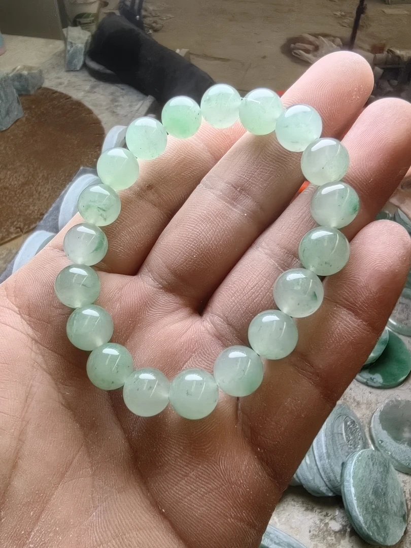 纯天然非洲翠，（石英质玉）手串，卡10白冰飘花