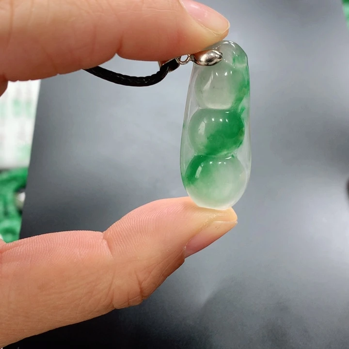 石英质玉未镶嵌吊坠青青 吊坠 多人