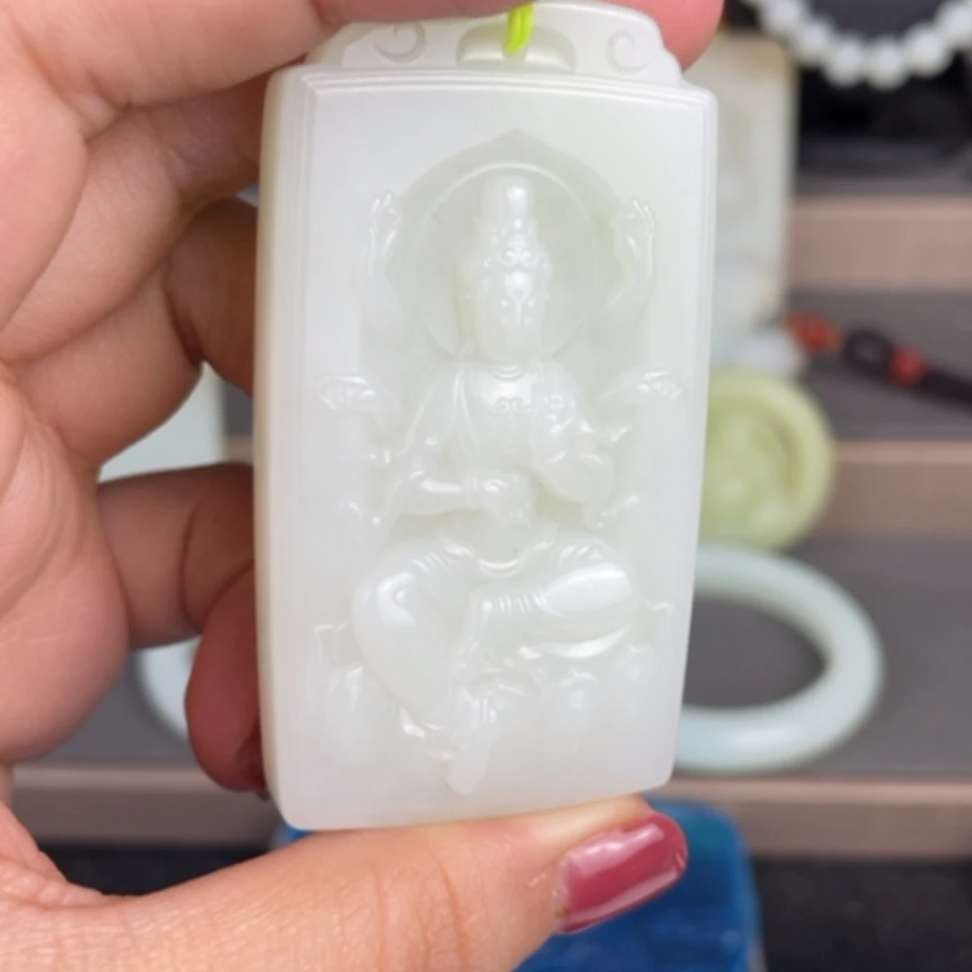 【闪购商品】颈饰未镶嵌和田玉虎**张