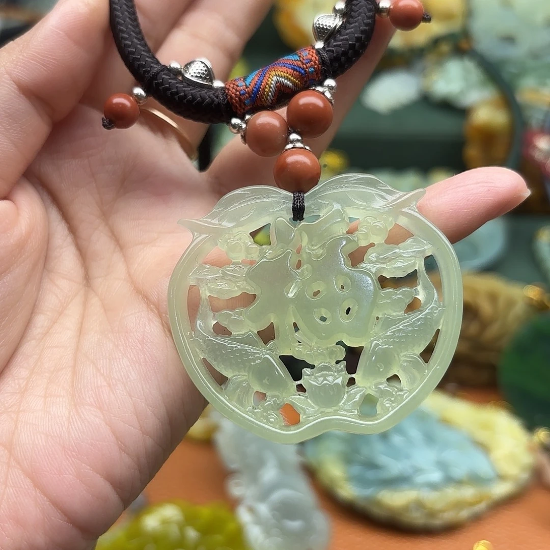 蛇纹石玉合金颈饰