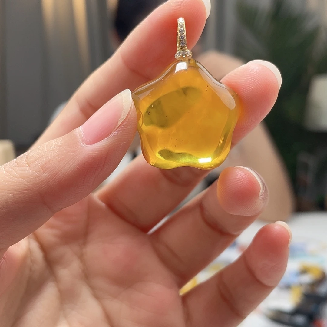 银S925镶嵌琥珀裸石琥珀吊坠