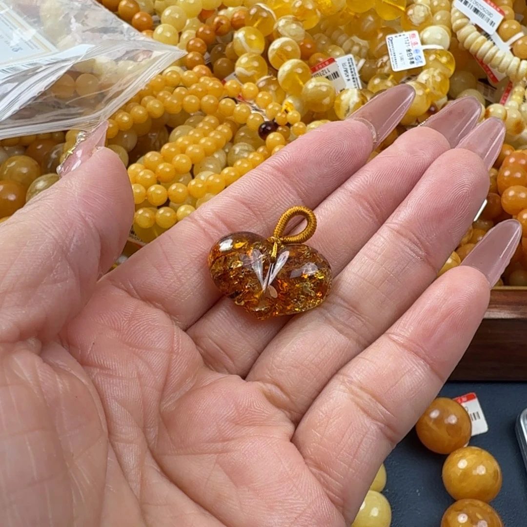 琥珀未镶嵌珠宝奇石