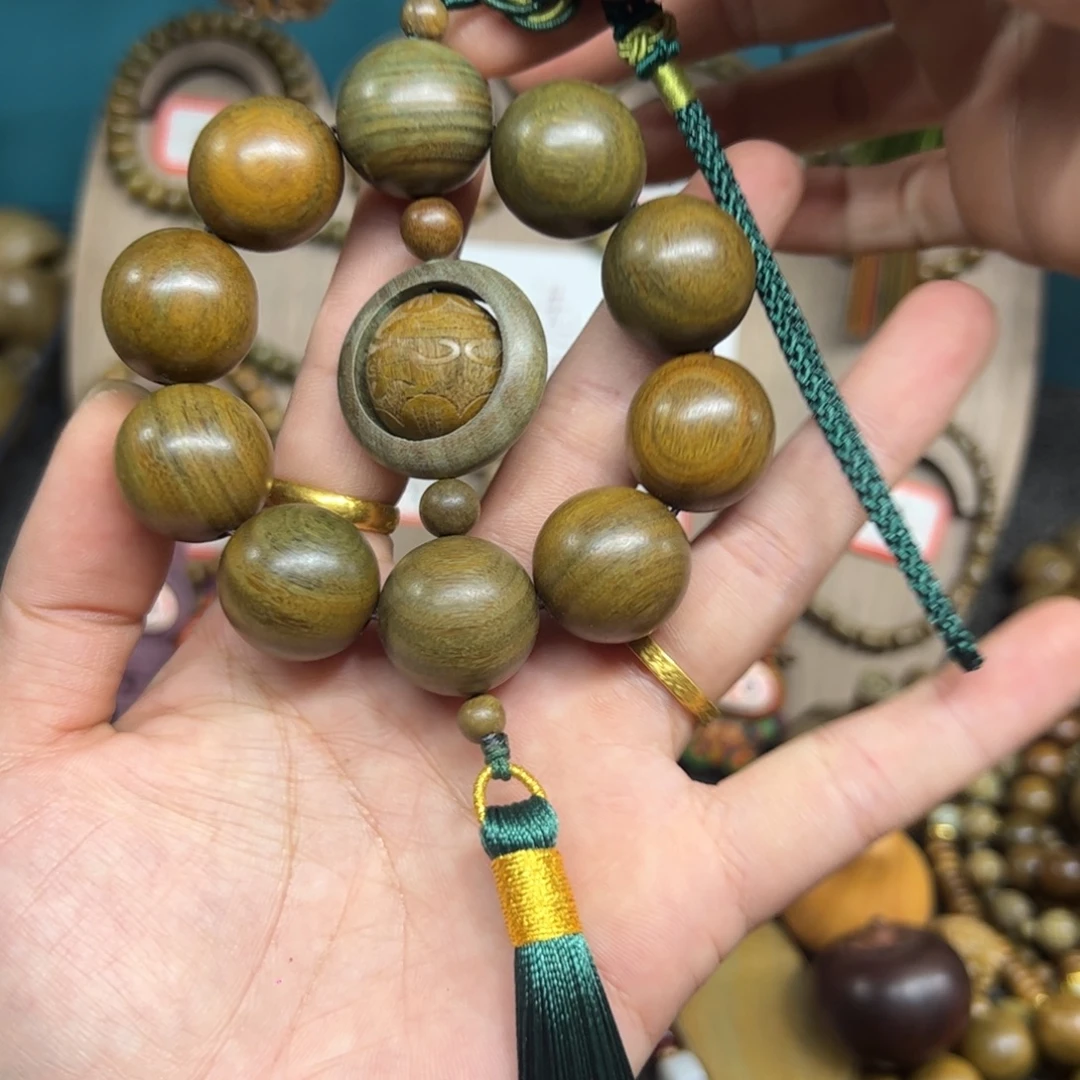 维腊木（绿檀）无事牌
