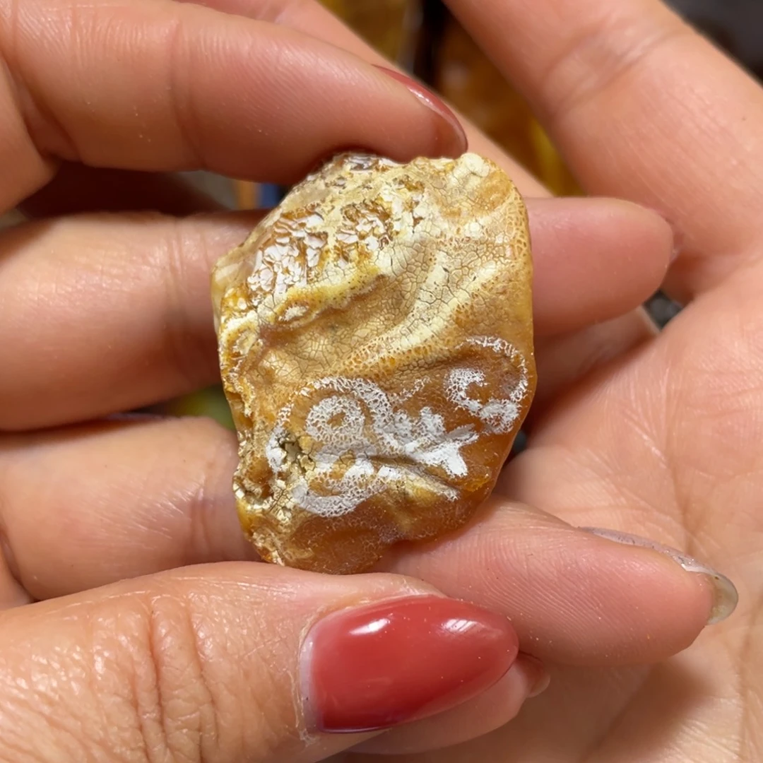 定制琥珀未镶嵌原石