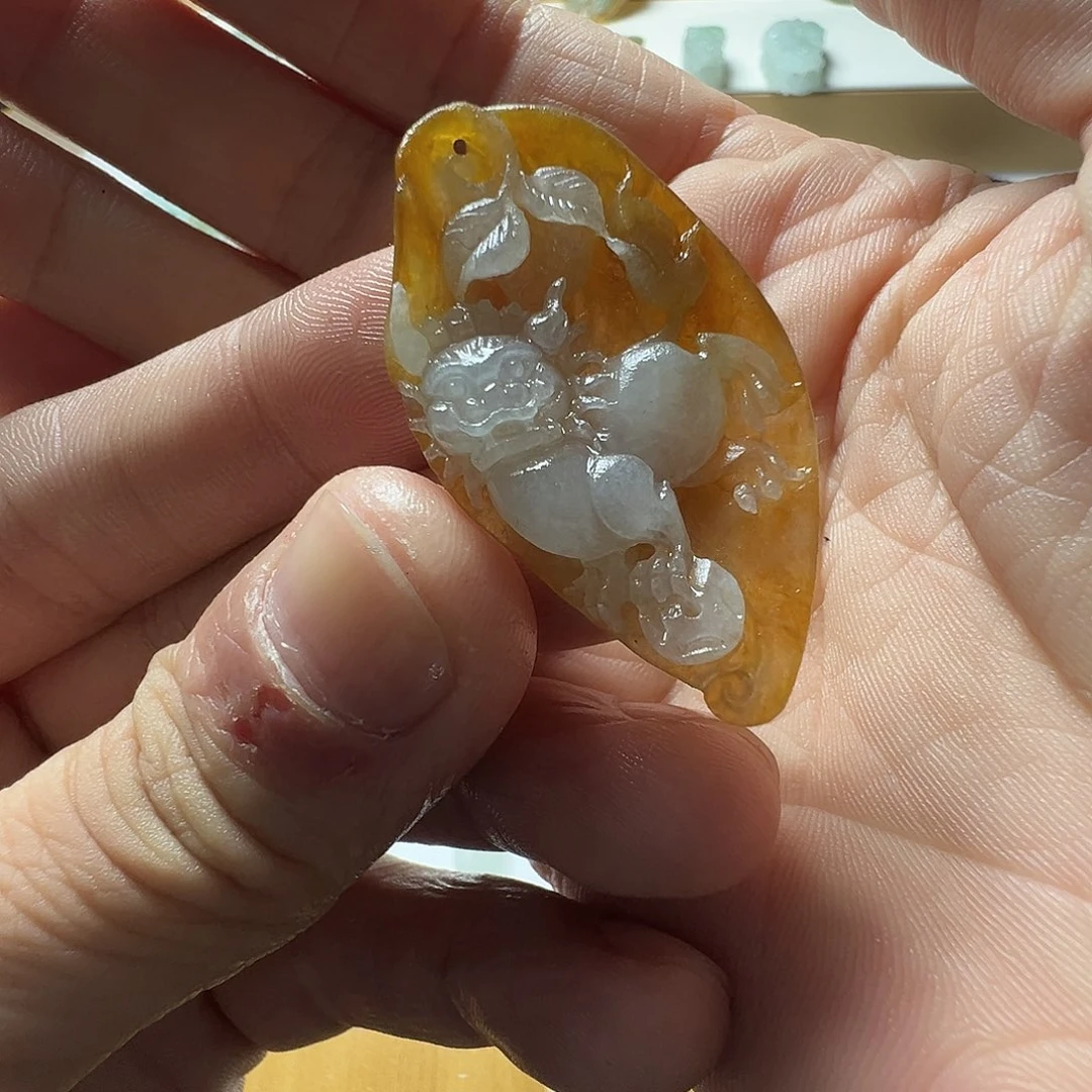 定制翡翠未镶嵌麒麟