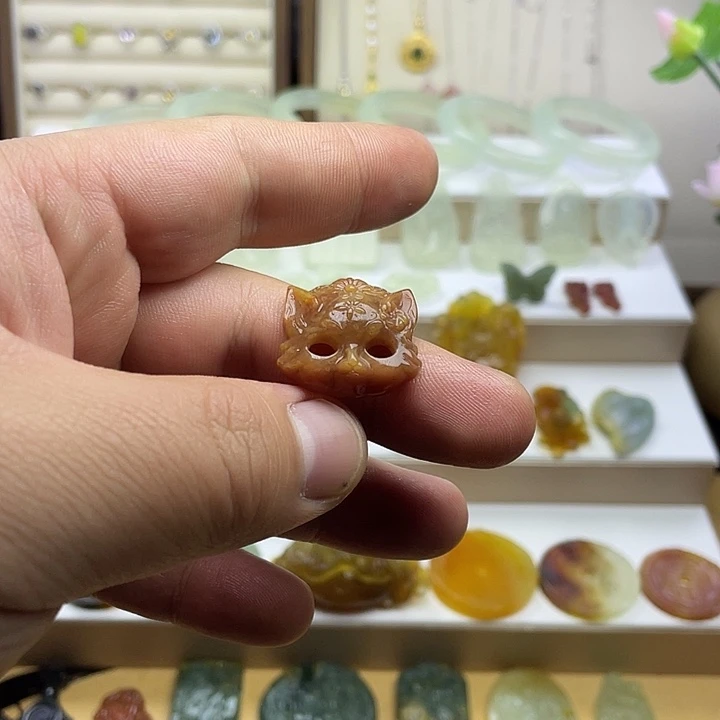 未镶嵌蛇纹石玉颈饰