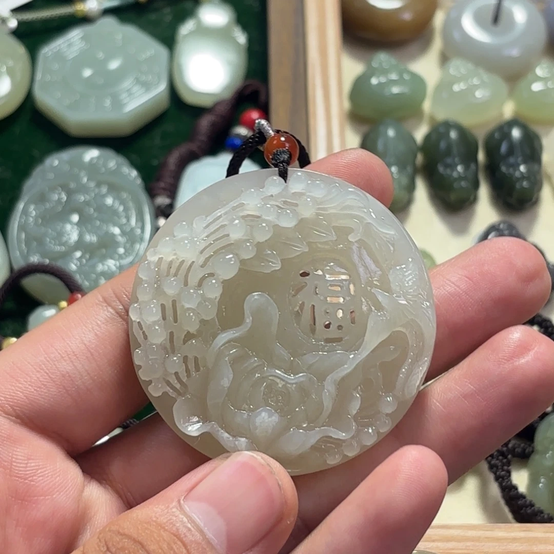 颈饰未镶嵌和田玉