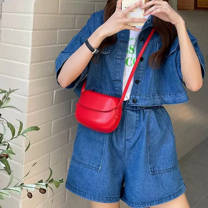 红色斜挎包女包单肩包复古休闲小包包可爱韩版手机马鞍女士春天