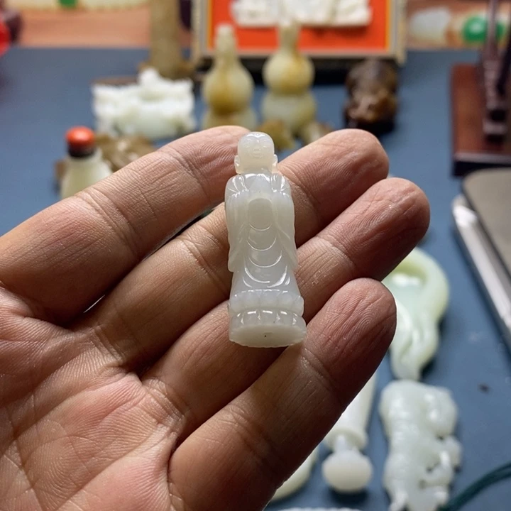 刚***好和田玉未镶嵌颈饰