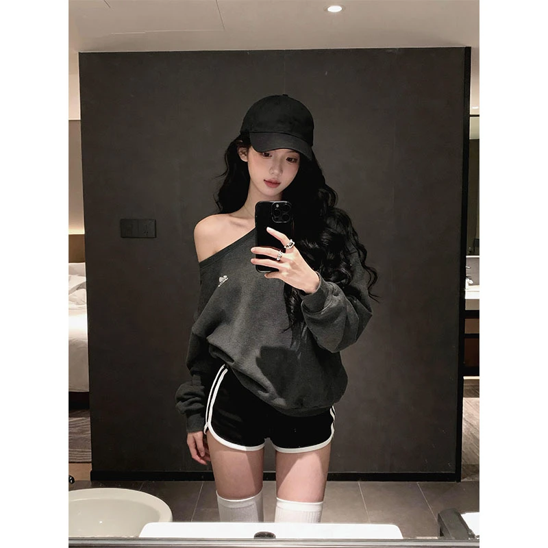 美式复古斜肩卫衣女宽松慵懒风女长袖露肩套头纯欲风上衣百搭短裤