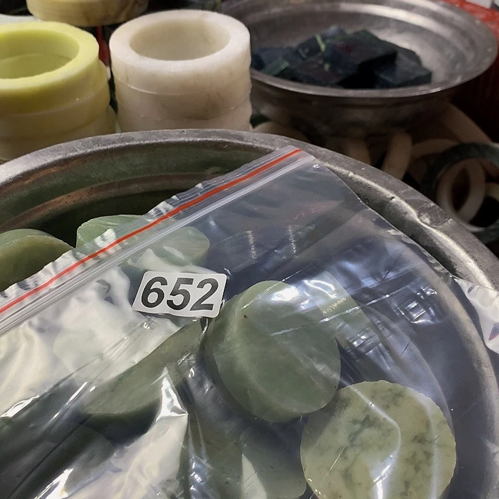 菩***树蛇纹石玉未镶嵌手镯