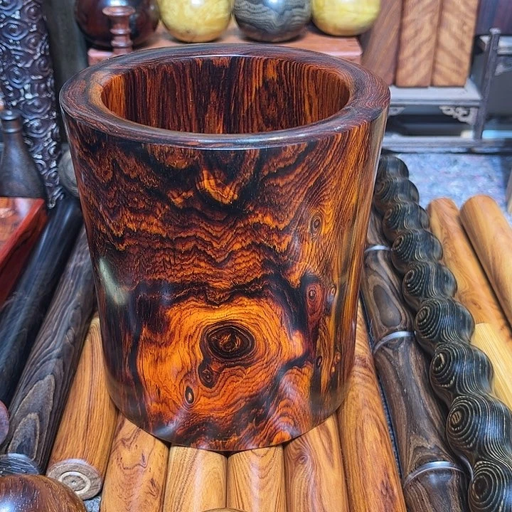 微凹黄檀（南美大红酸枝）工****.