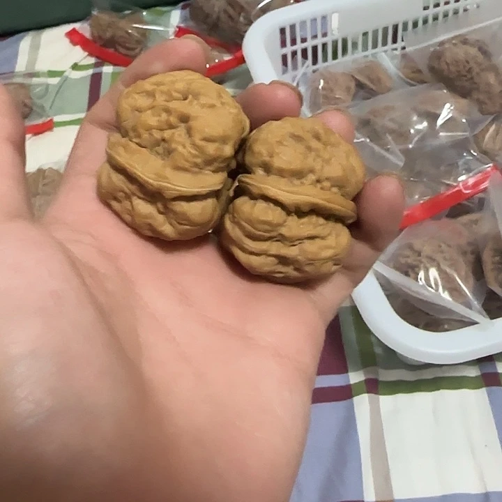 爱***笑把件文玩核桃蛤蟆头