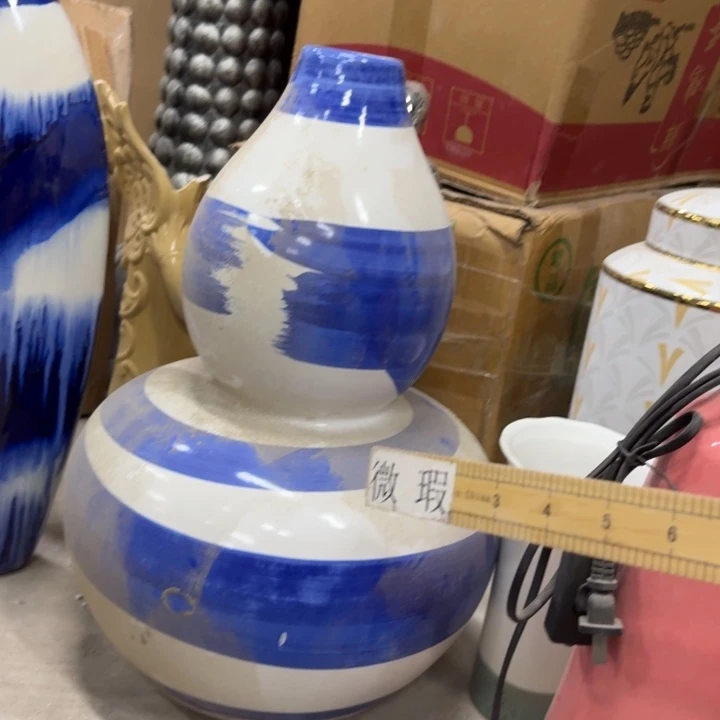 微瑕青花瓷器值得购买