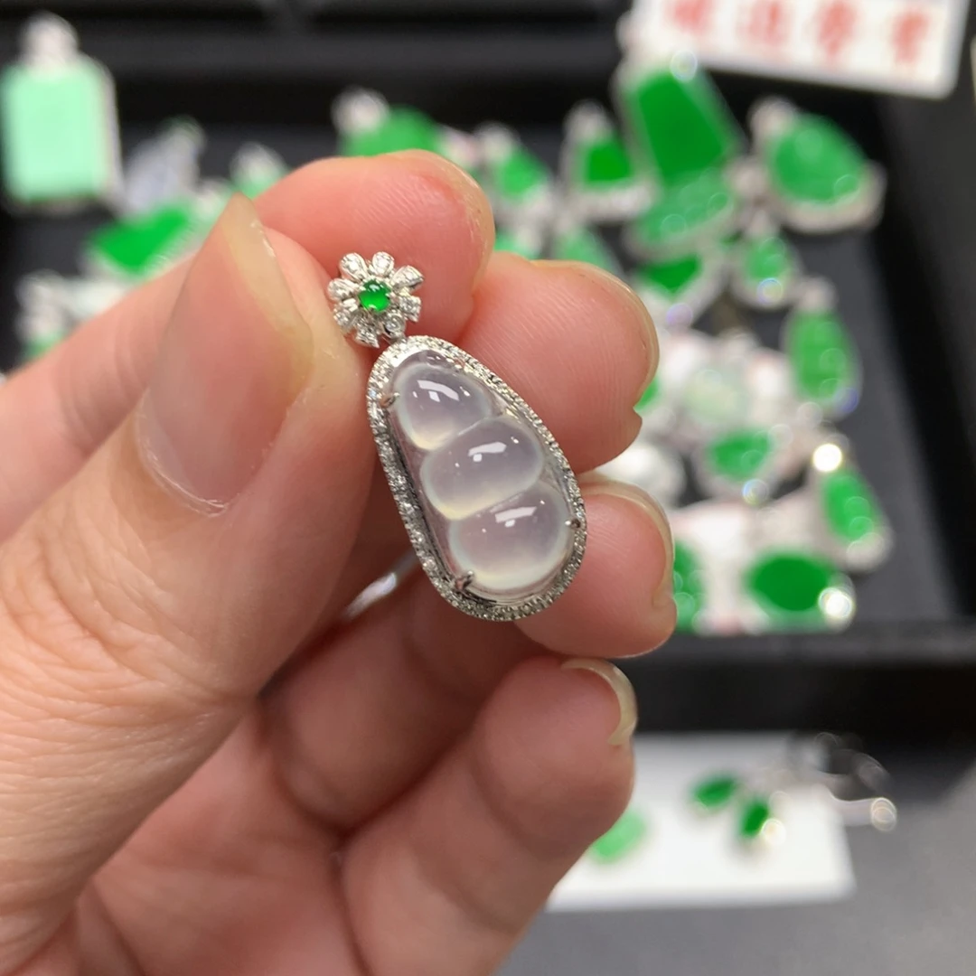 吊坠(不含链)18K金镶嵌翡翠