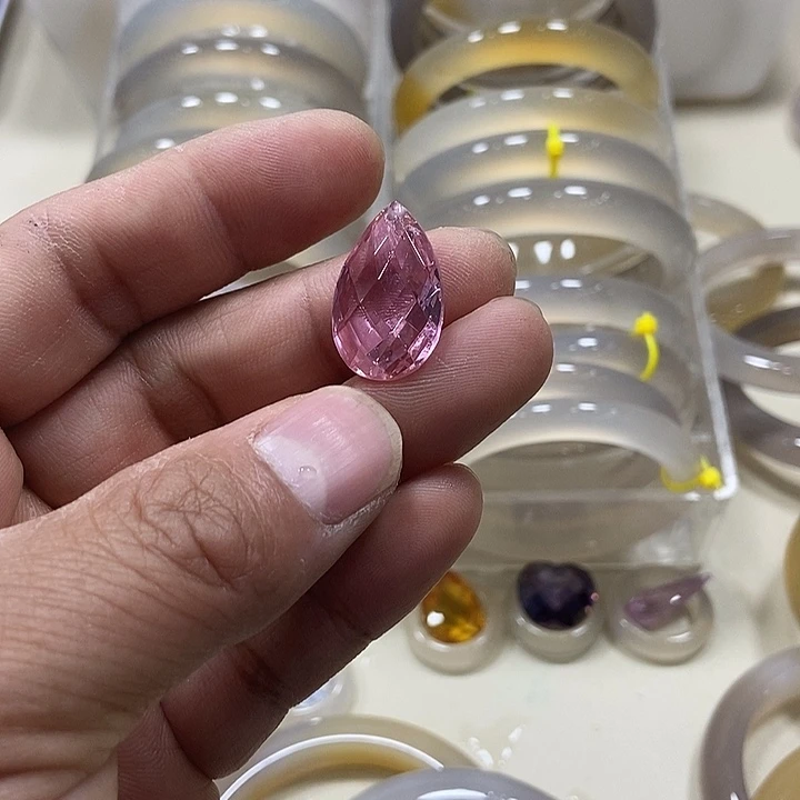 茶***韵玛瑙/玉髓未镶嵌手镯