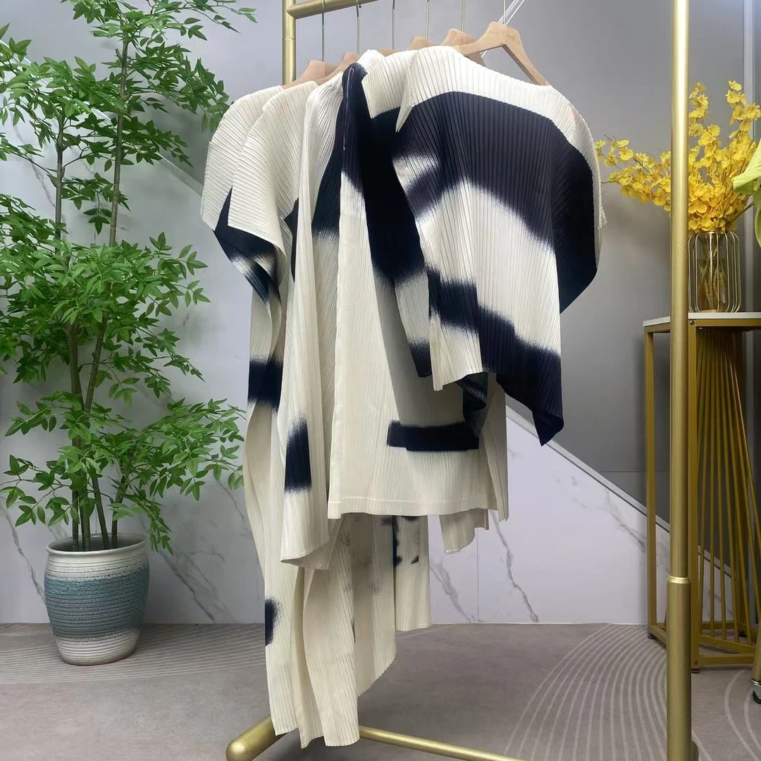 三宅依褶皱2025新款高定主线套装系列高级感水墨暗影舒适显瘦原料