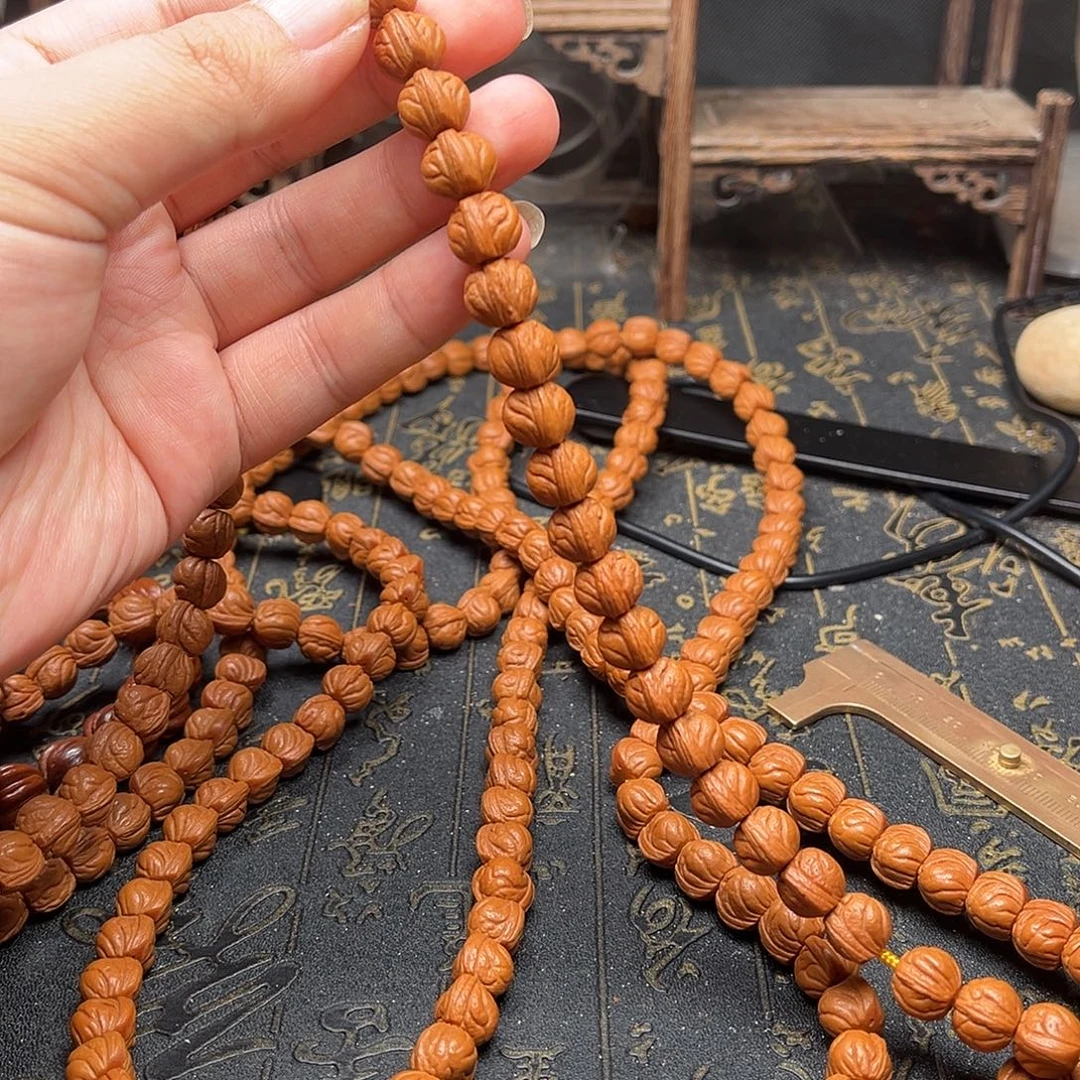 吊坠桃核玉龙薄挂