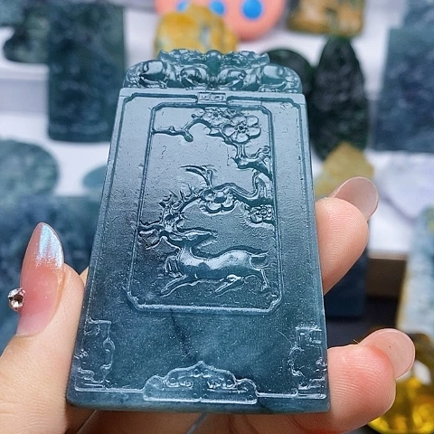 定制翡翠未镶嵌鹿