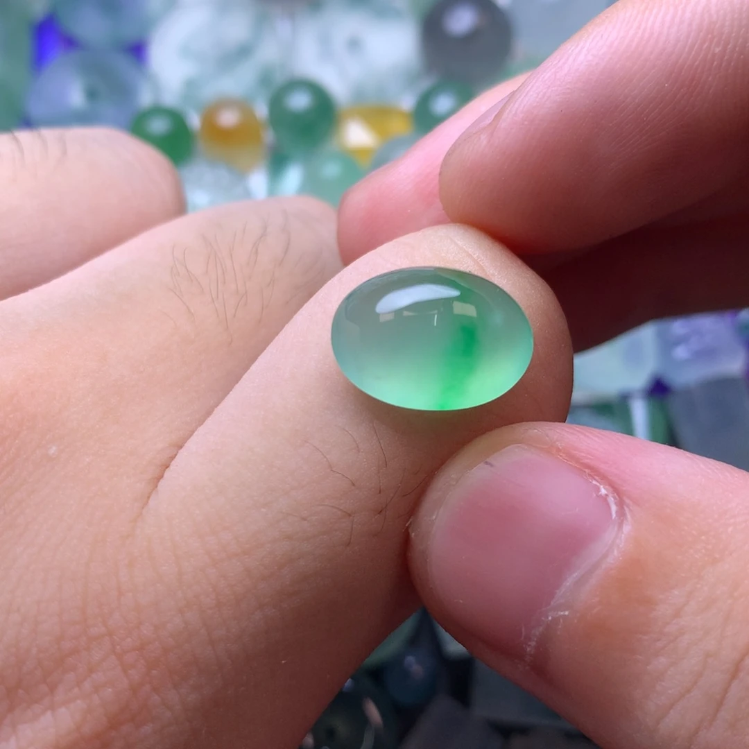 萌***馆定制翡翠未镶嵌挂件