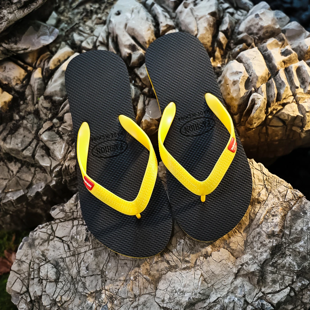 男士新款升级柔软橡胶人字拖鞋夏季休闲沙滩夹脚软底耐磨时尚户外