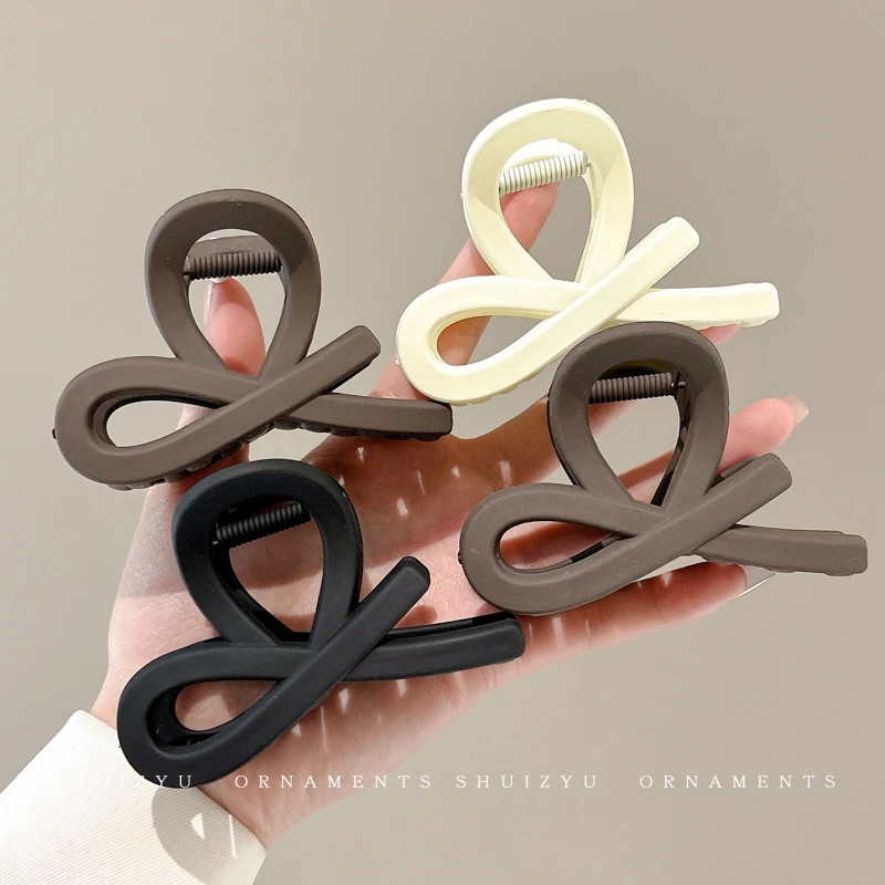 发量少抓夹女半扎发发夹2025新款高级感中号鲨鱼夹后脑勺夹子头饰
