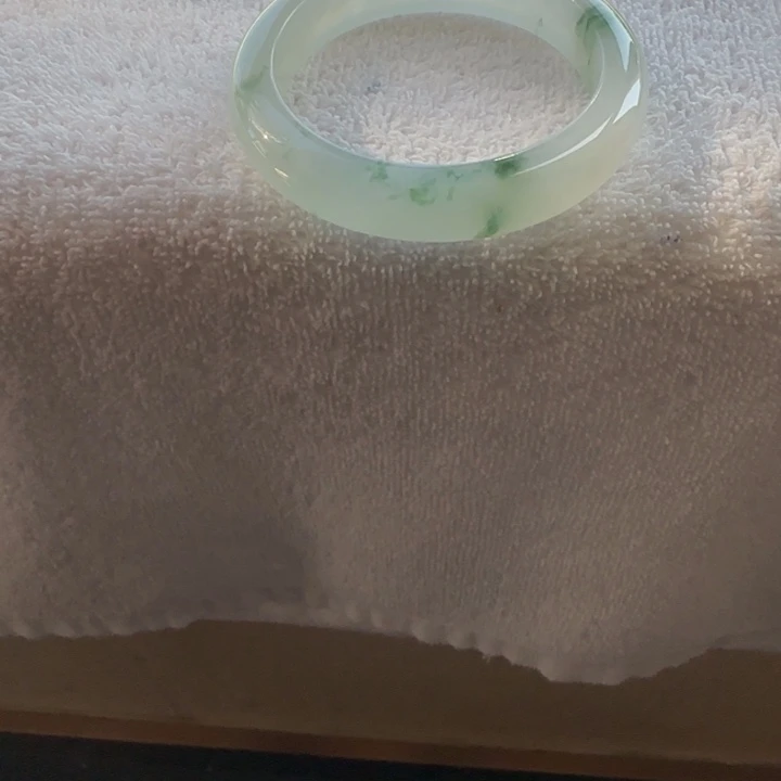 翡翠未镶嵌手镯糯冰绿花