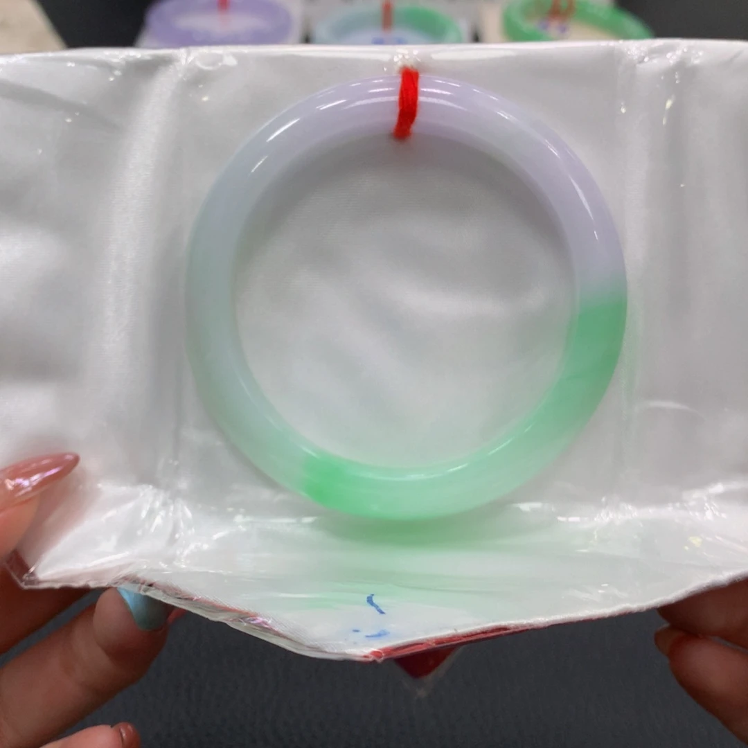 翡翠手镯未镶嵌10