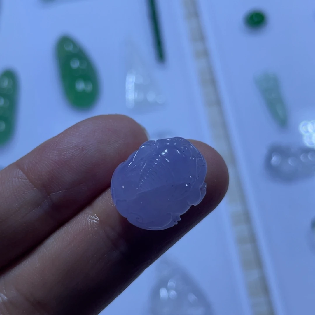 翡翠未镶嵌颈饰金蟾