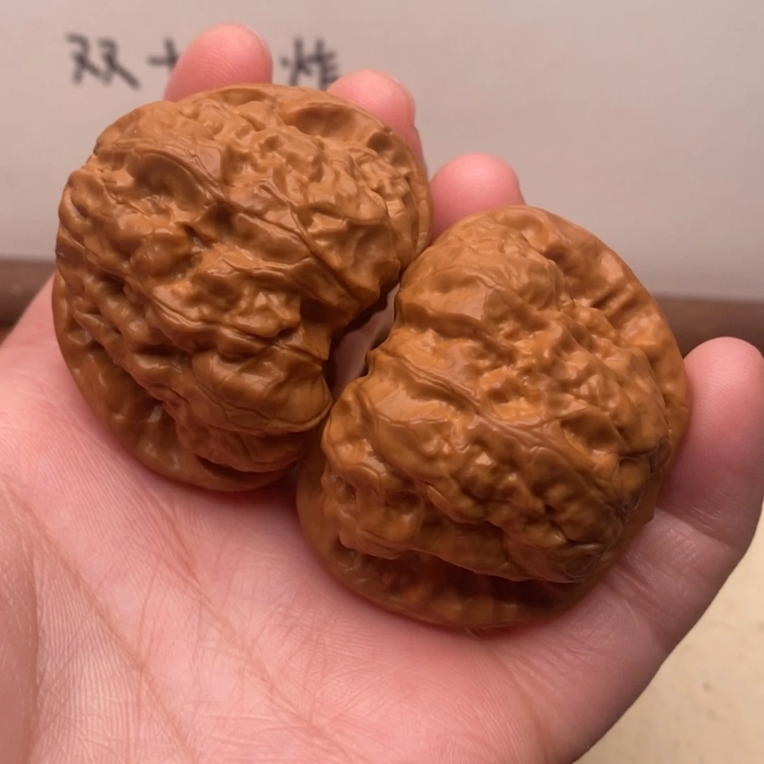 【闪购商品】把件文玩核桃边45左右