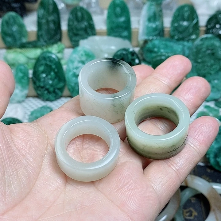 未镶嵌独山玉颈饰任选其一
