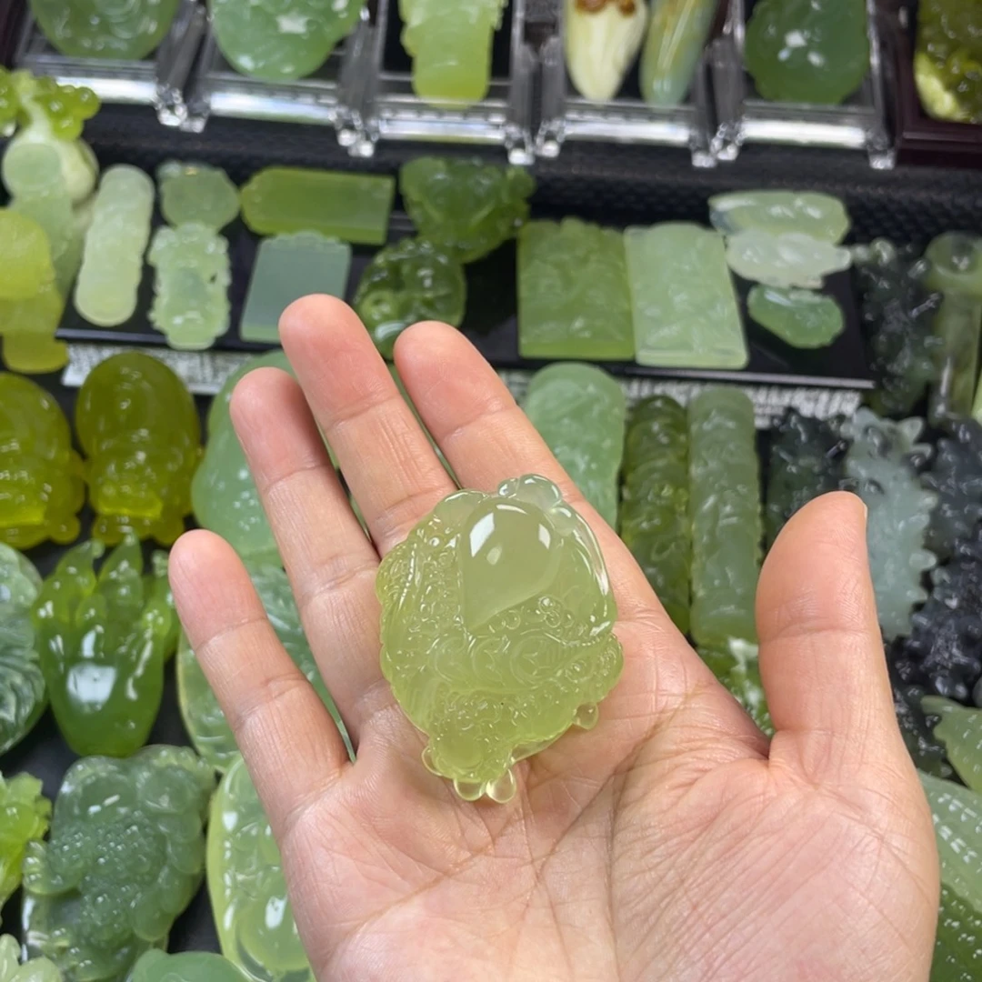 蛇纹石玉未镶嵌珠宝奇石