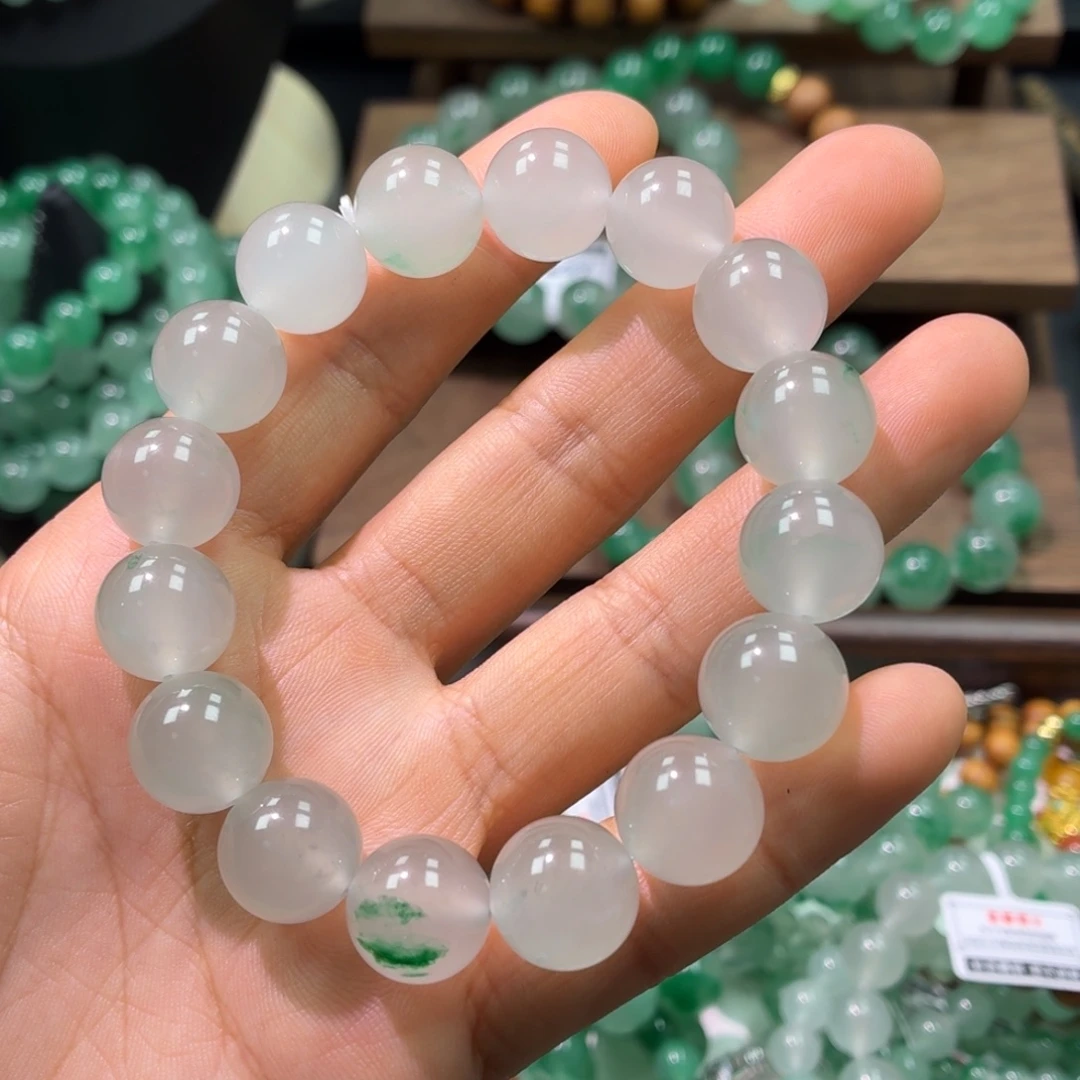 用***1石英质玉未镶嵌手链