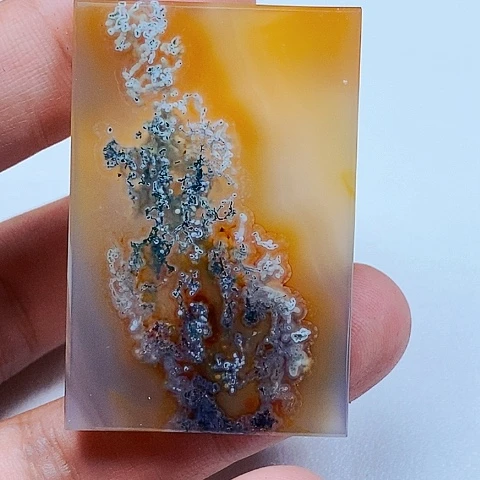 玛瑙/玉髓颈饰未镶嵌坤****厂