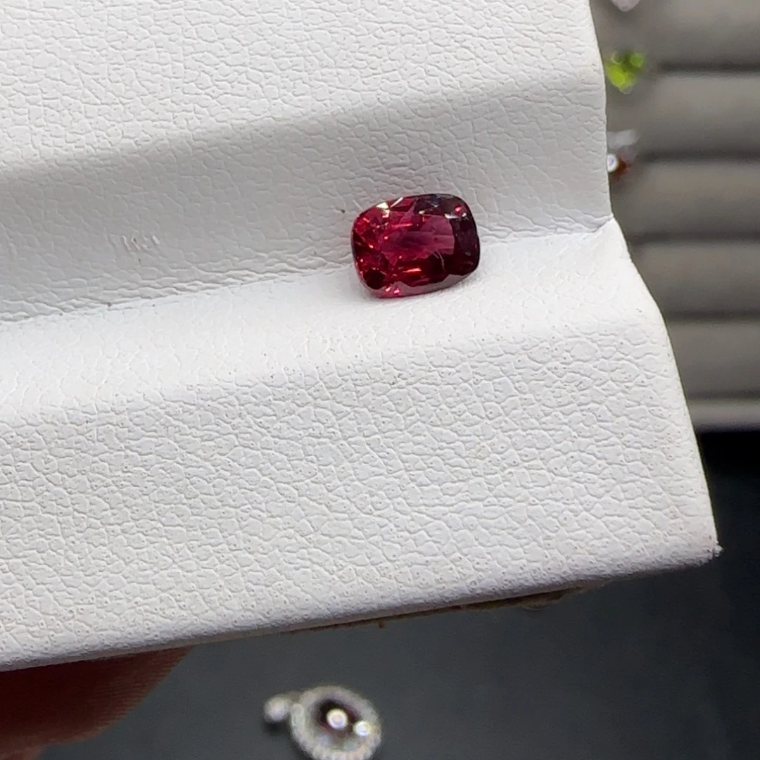 尖晶石裸石绝地武士