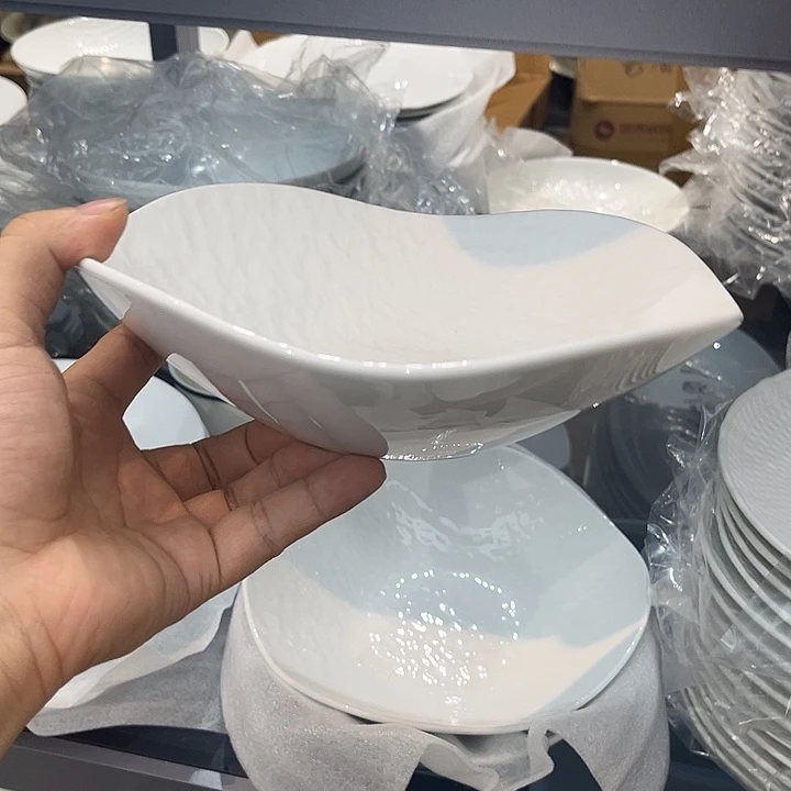 8.5寸白玉瓷石纹四方碗
