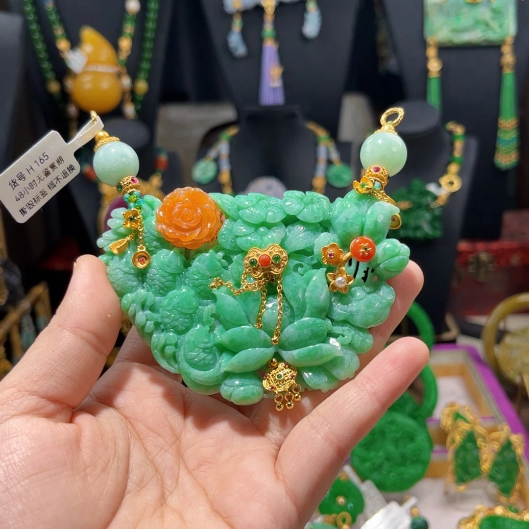 【闪购商品】翡翠吊坠(赠链)未镶嵌好多鱼