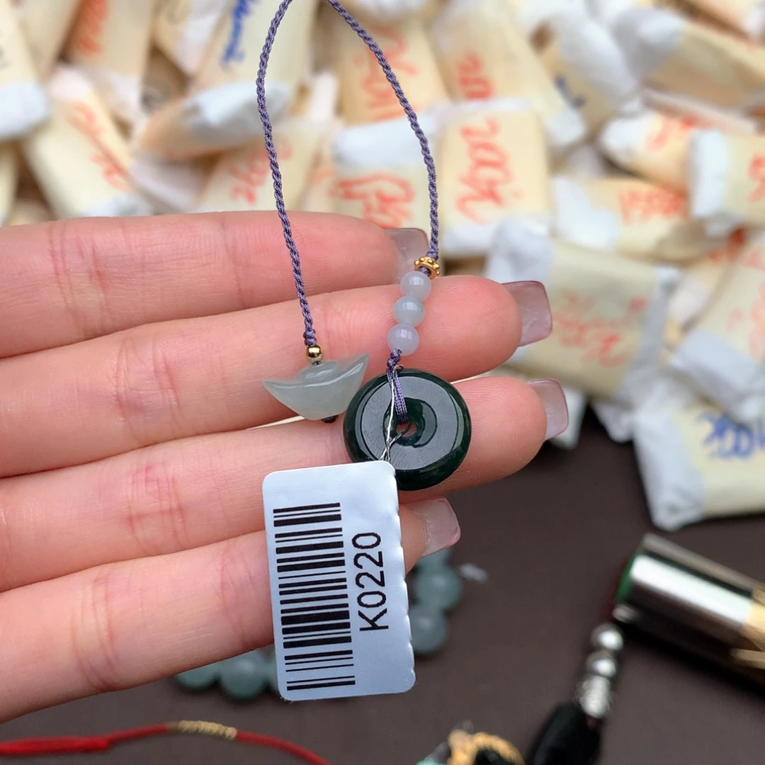 【闪购商品】翡翠挂件未镶嵌一