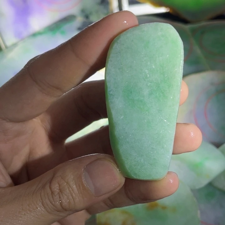 翡翠未镶嵌挂件片料