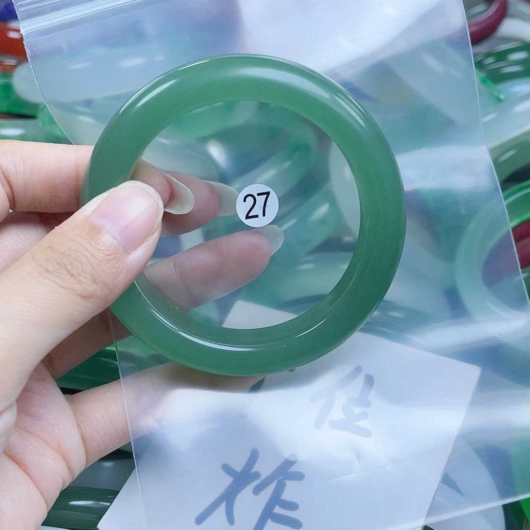 【闪购商品】石英质玉手镯未镶嵌四***剧55